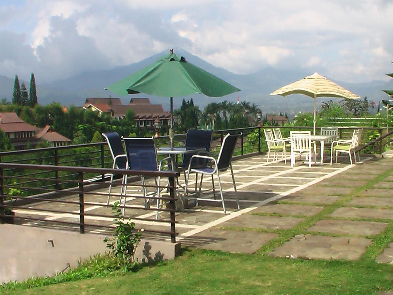 Puri Bernadi Guest House Lembang Kültér fotó