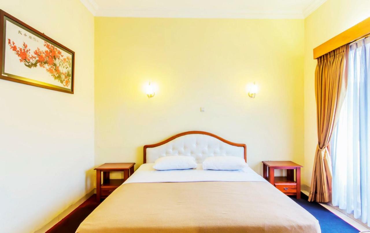 Puri Bernadi Guest House Lembang Kültér fotó