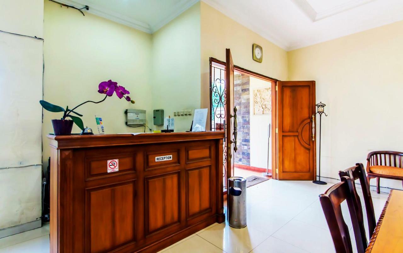 Puri Bernadi Guest House Lembang Kültér fotó