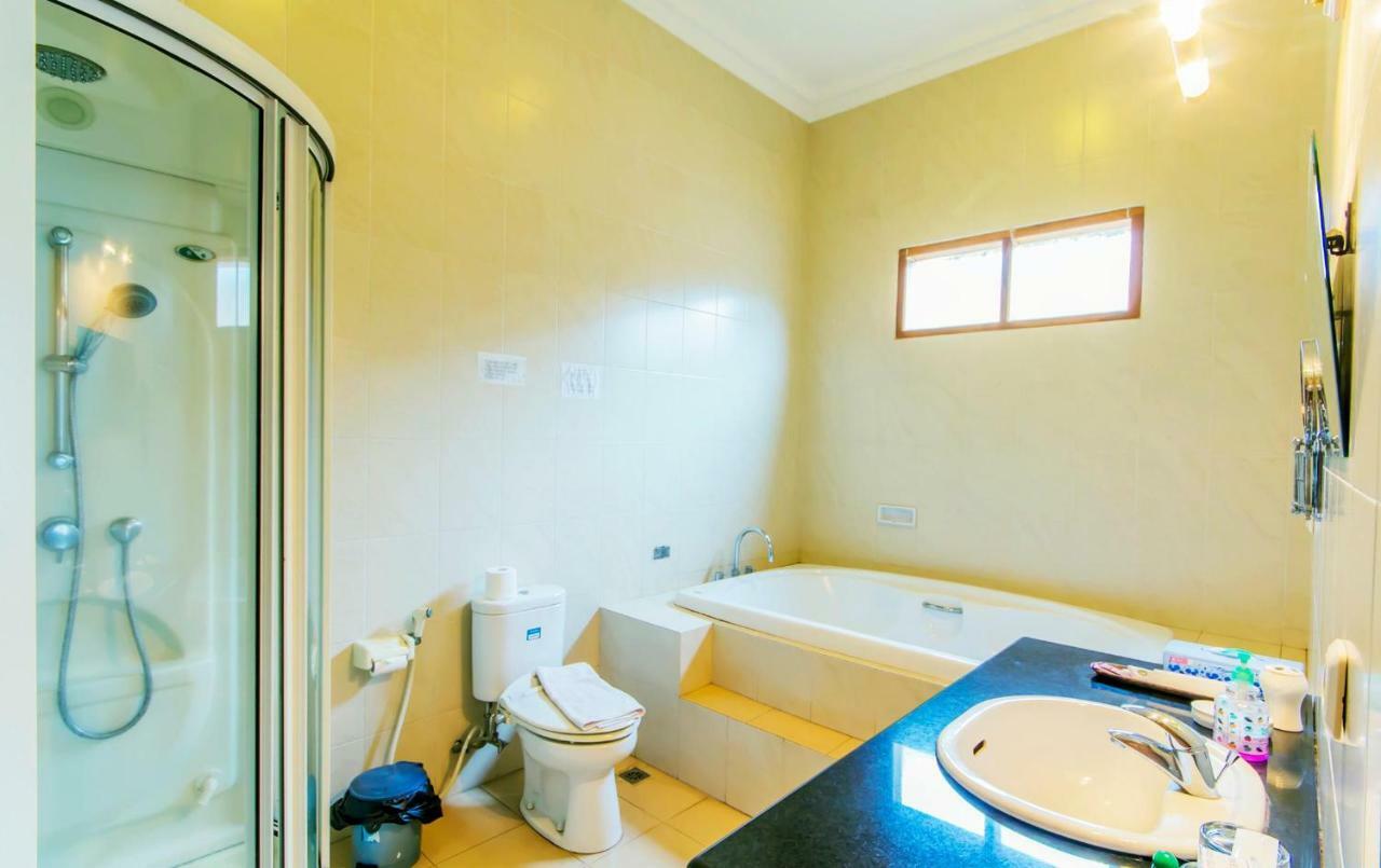 Puri Bernadi Guest House Lembang Kültér fotó