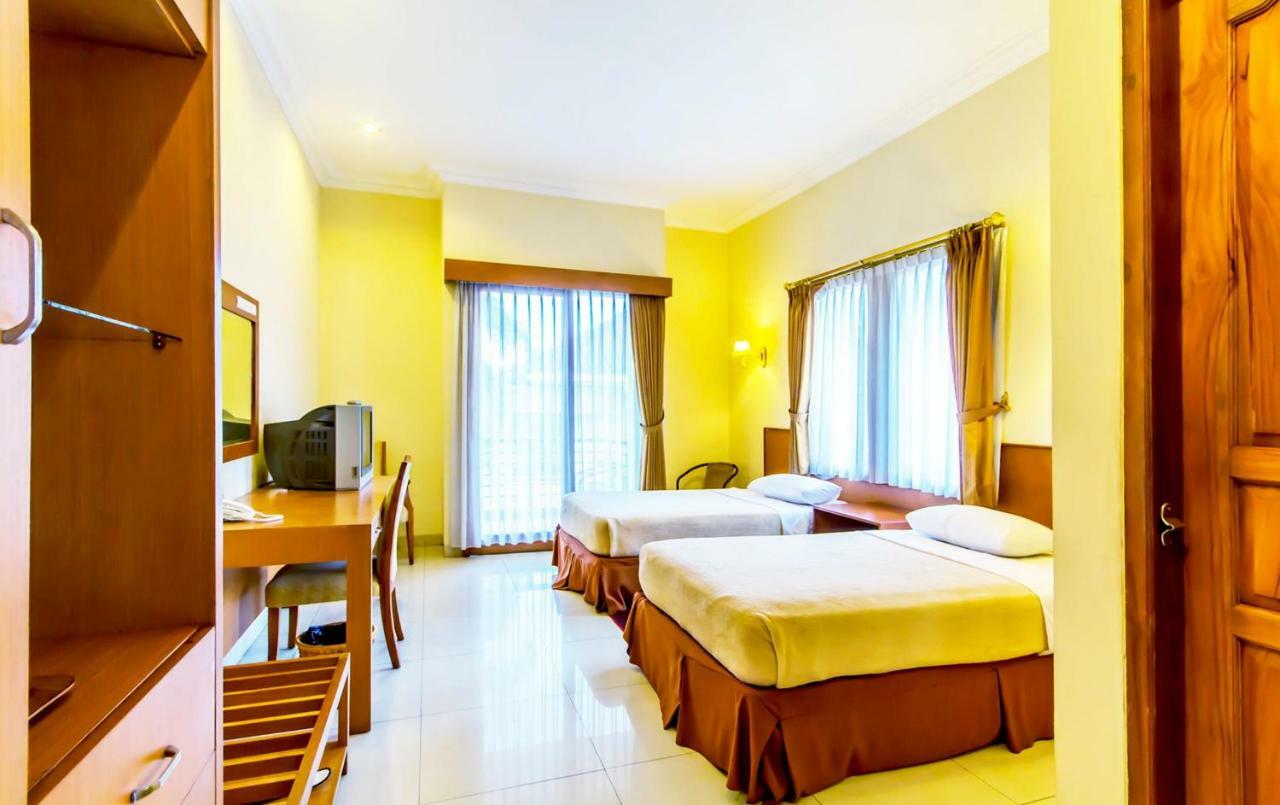 Puri Bernadi Guest House Lembang Kültér fotó