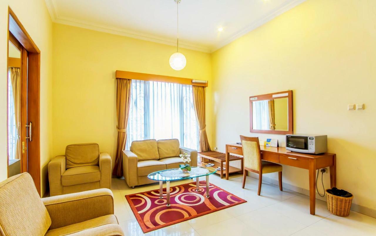 Puri Bernadi Guest House Lembang Kültér fotó