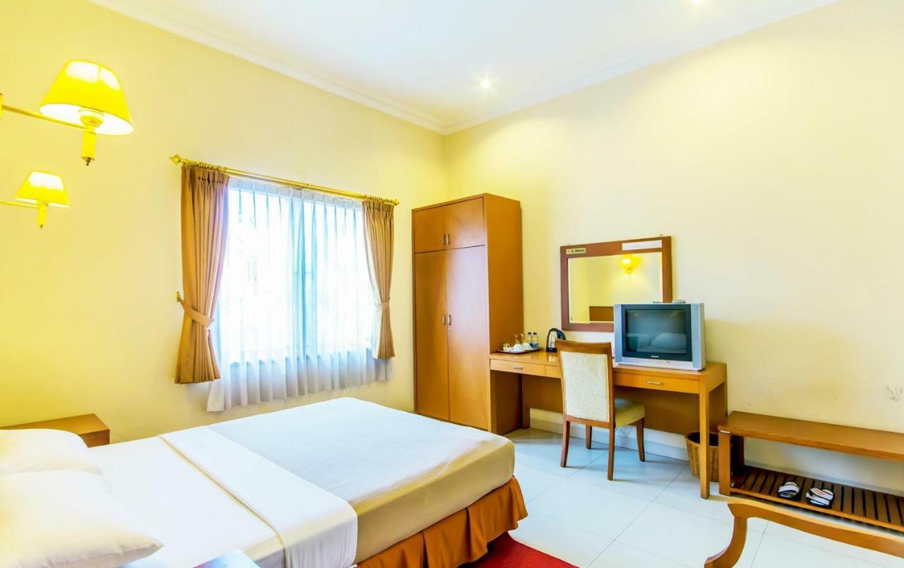 Puri Bernadi Guest House Lembang Kültér fotó